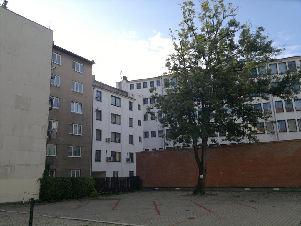 Apartment Maximilian Братислава Екстериор снимка