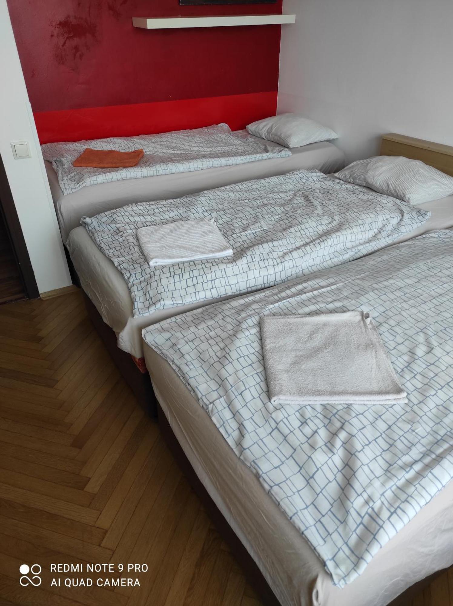 Apartment Maximilian Братислава Екстериор снимка