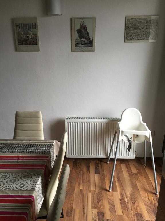 Apartment Maximilian Братислава Екстериор снимка
